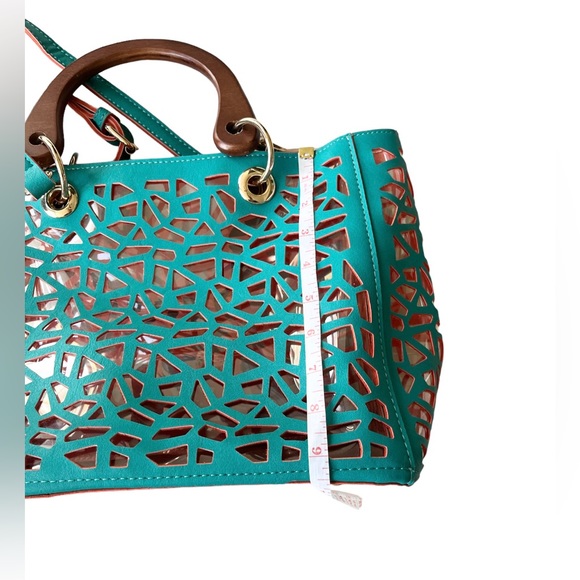 Republic Vegan Transparent Bag - Picture 8 of 10